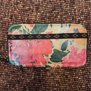 Patricia Nash Floral printed zips round wallet Beautiful